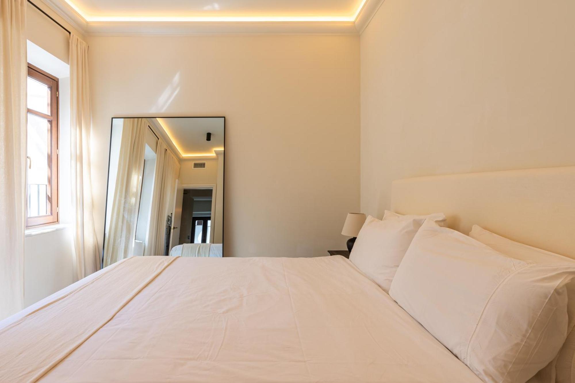 Gravina 56 * Seville
