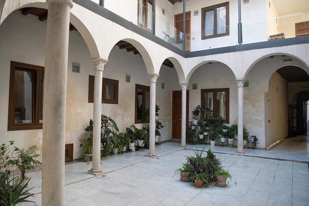 Casa Palacio Bustos Tavera * Sevilla