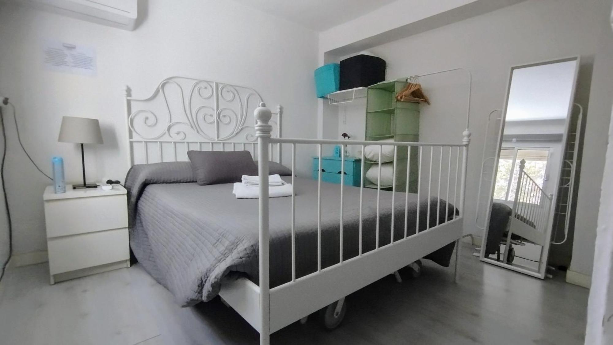 Apartment 1 Y Salon Con Sofa Cama Bien Comunicado Con El Centro *
