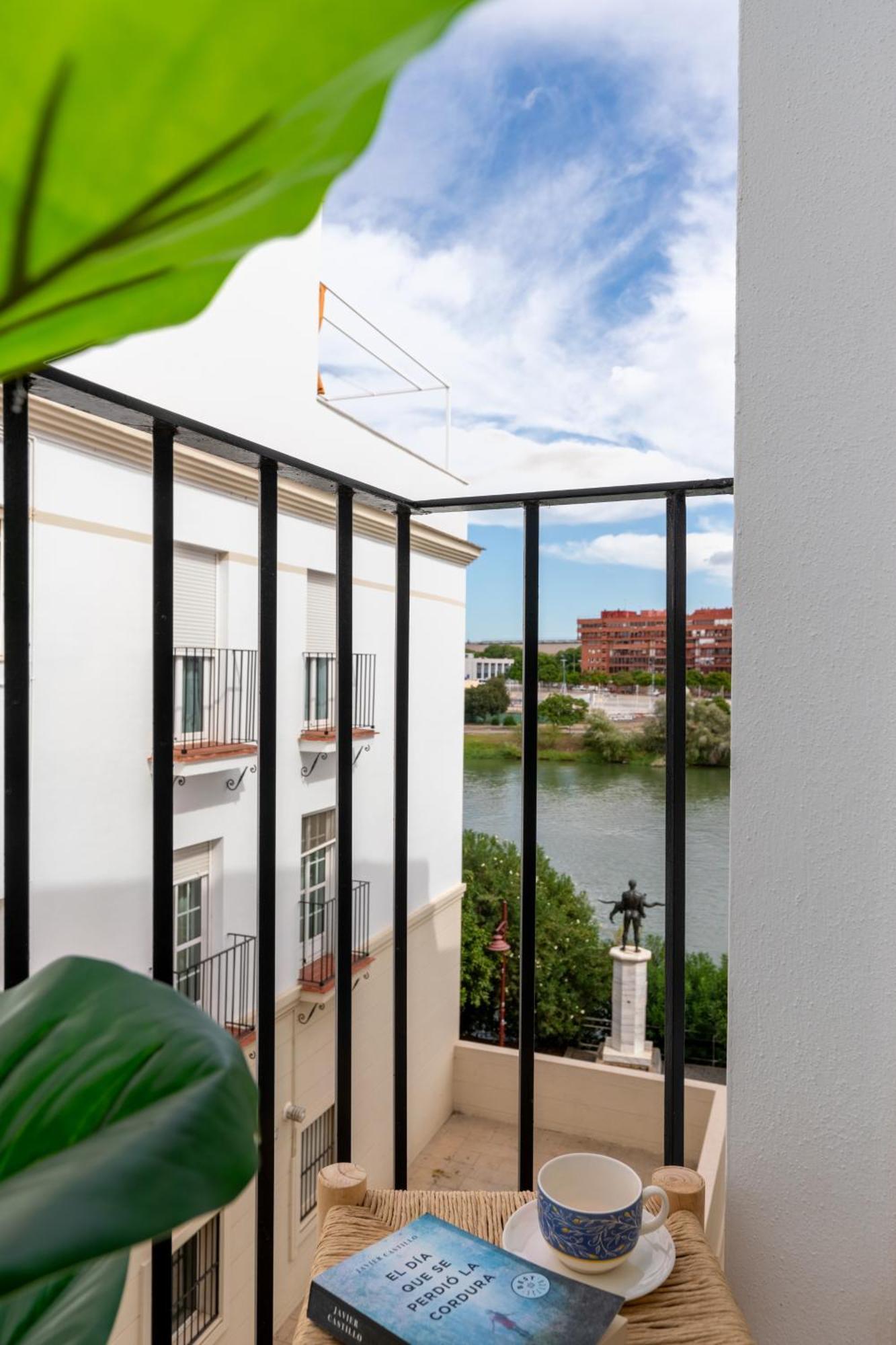 3 Y 2 Banos Junto Al Rio Apartamento Sevilla