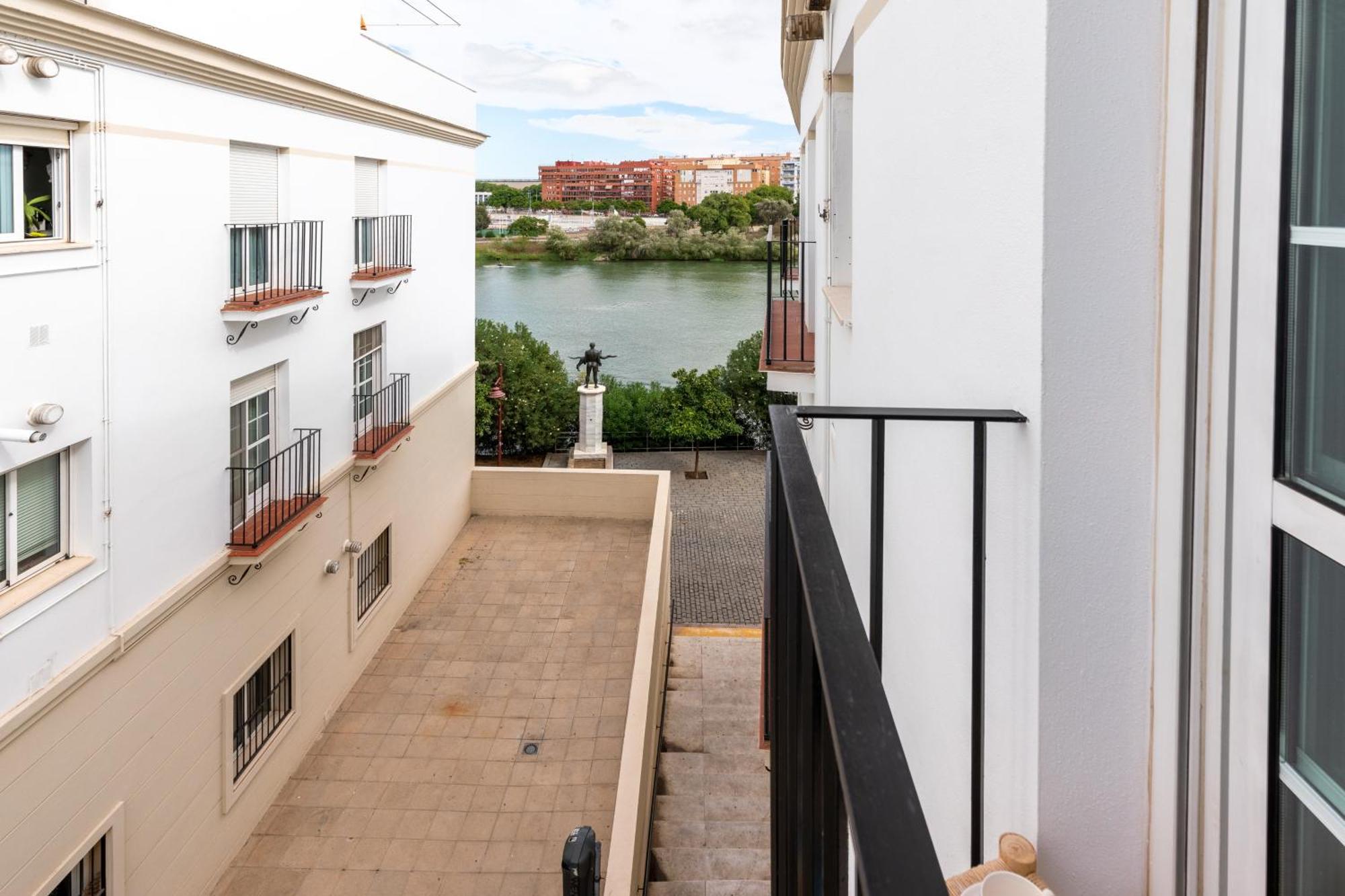Apartamento 3 Y 2 Banos Junto Al Rio Sevilla