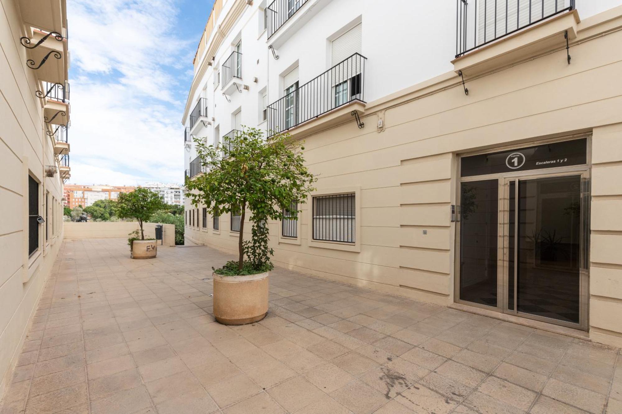Apartamento 3 Y 2 Banos Junto Al Rio Sevilla