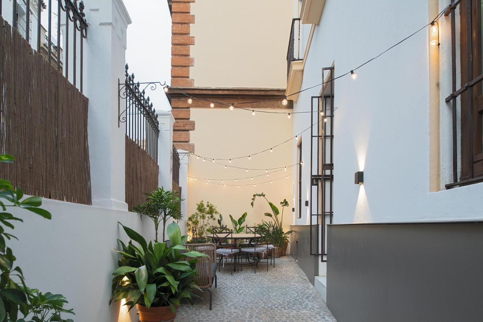 Casa Del Contratador By Epoca