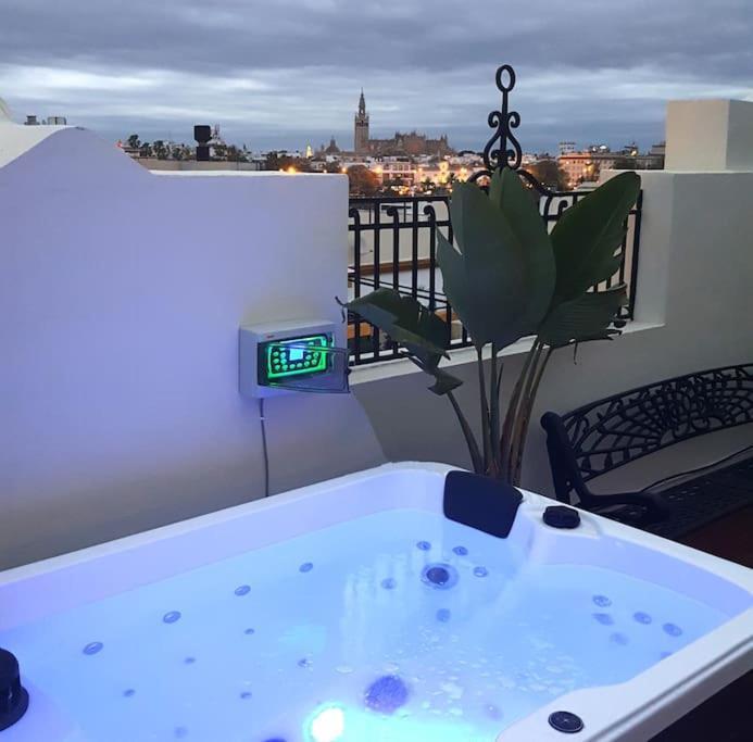 Amazing Penthouse In Triana With Jacuzzi Centro *