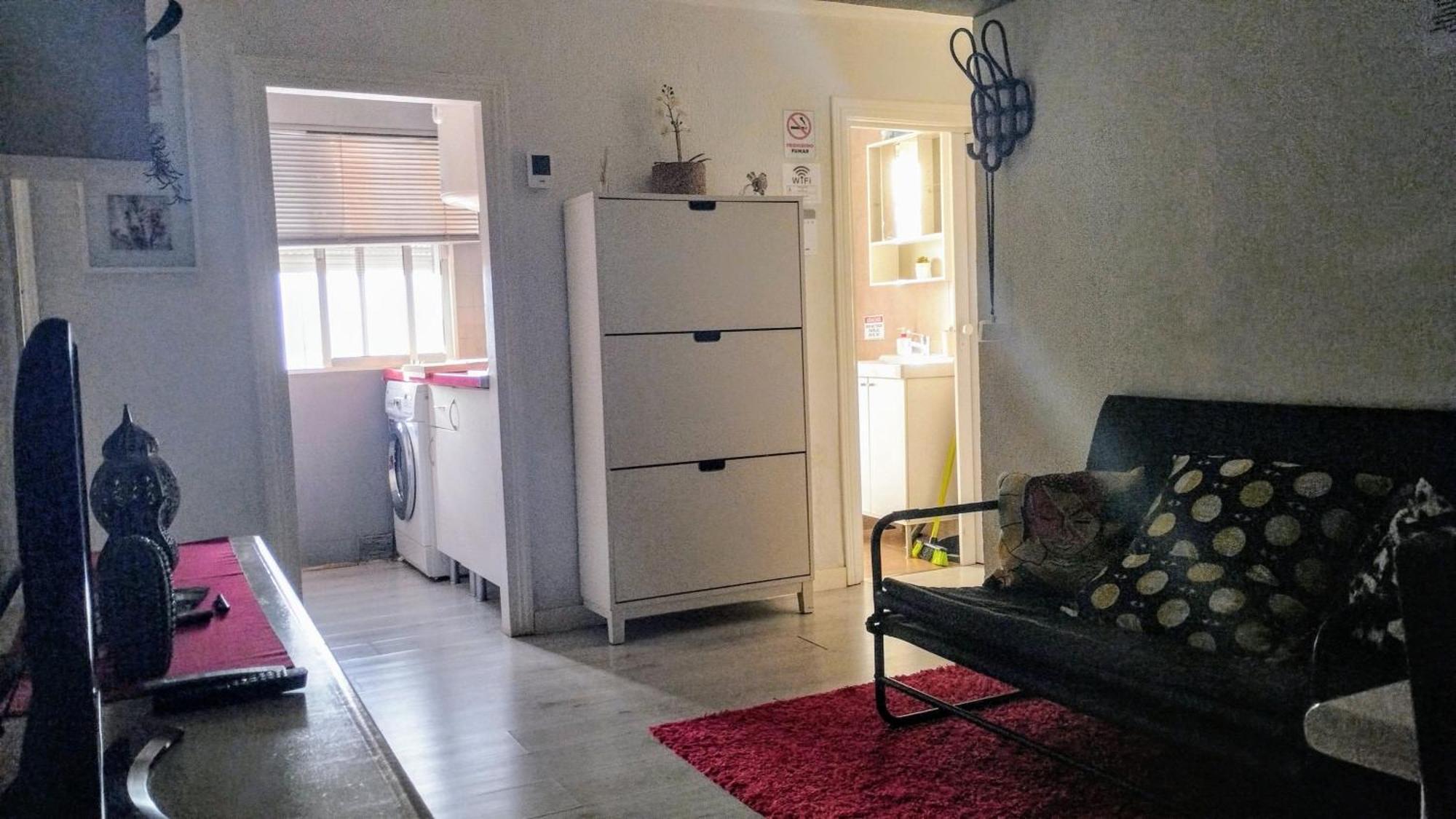 1 Y Salon Con Sofa Cama Bien Comunicado Con El Centro Seville