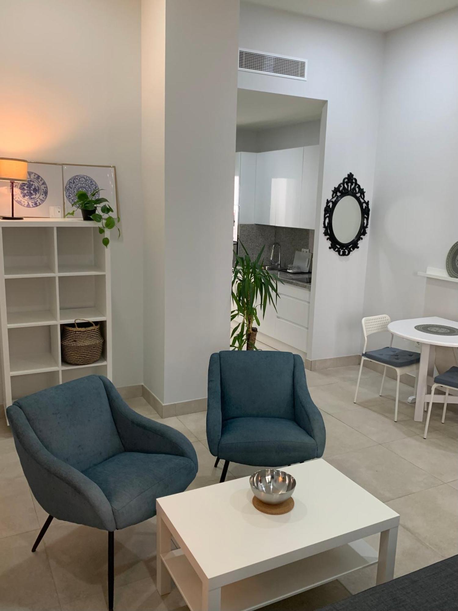 Triana Moderno Apartment *