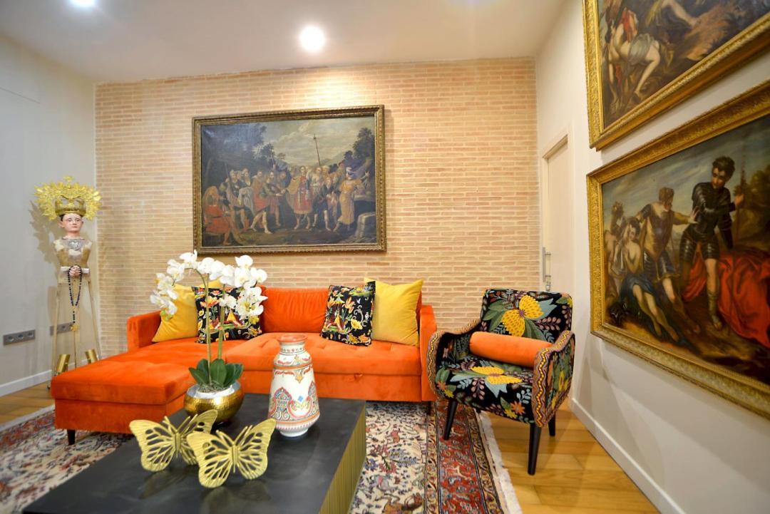 Classic And Luxury- 2bd 2bth- Sierpes Apartment *