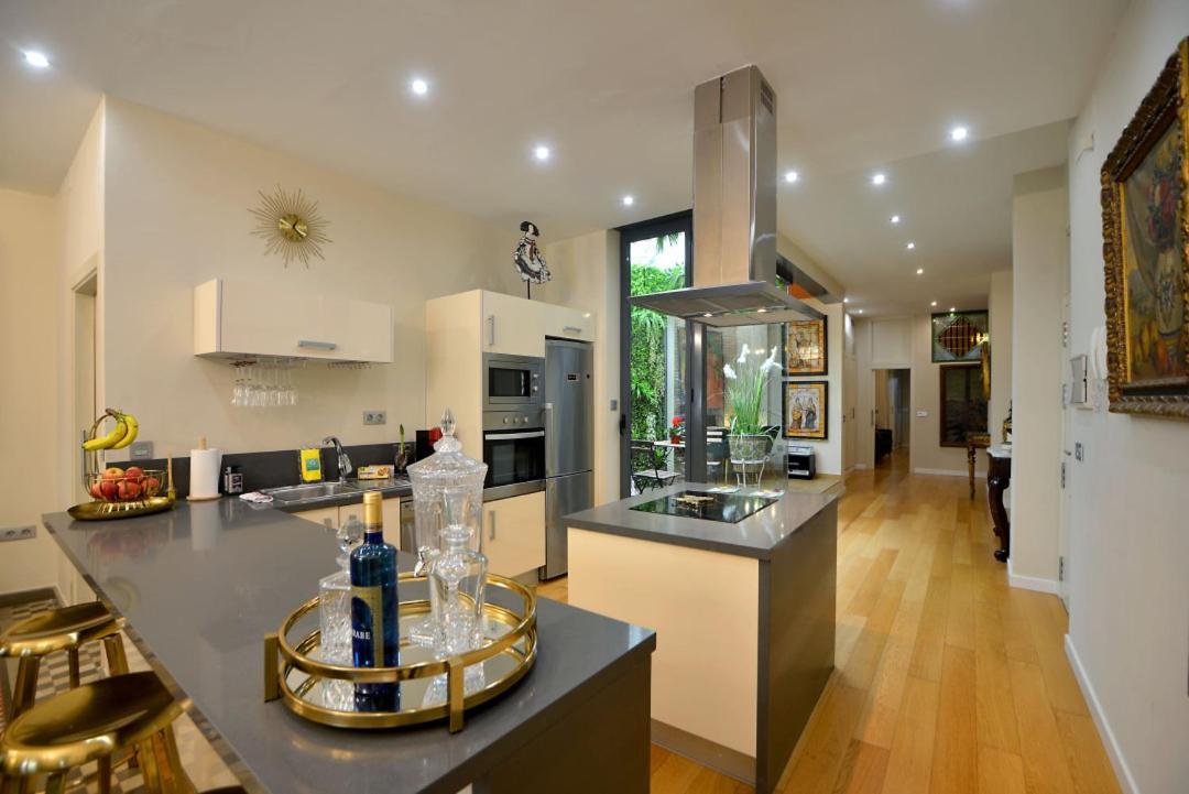 Apartment Classic And Luxury- 2bd 2bth- Sierpes Seville
