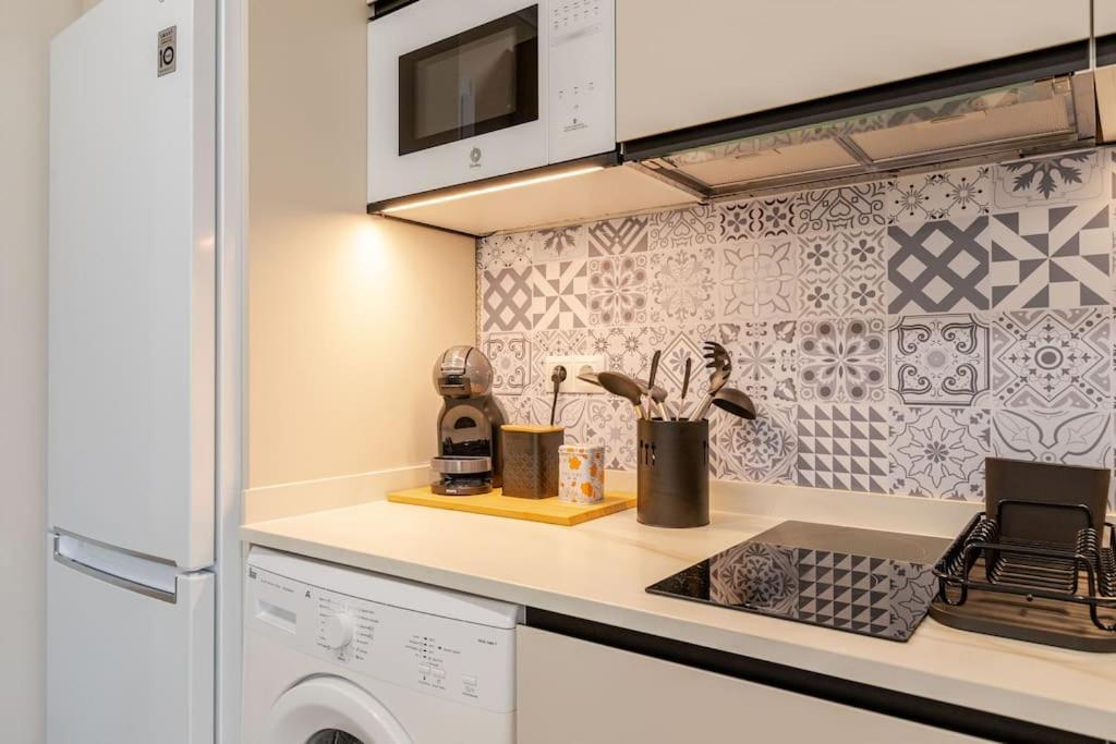 Apartamento New! Cozy For Couples With Private Patio & Out Shower Sevilla