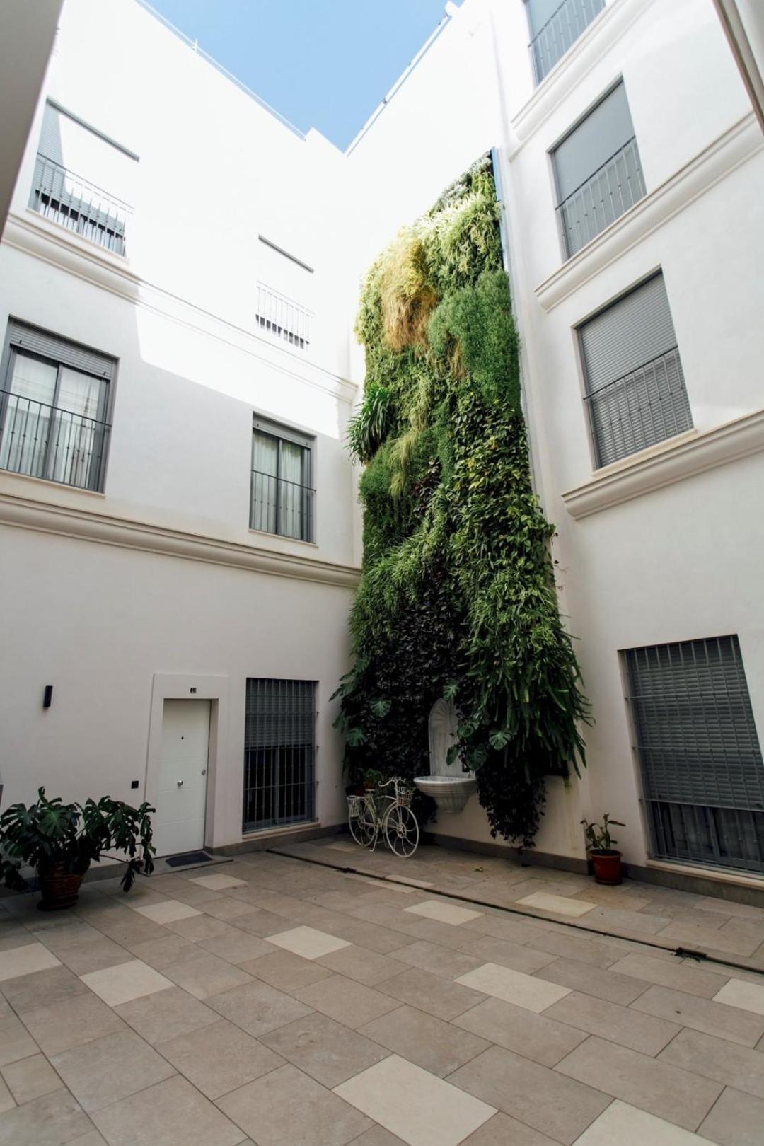 Modern With Seasonal Swimming Pool- 1bd 1bth- Goyeneta Apartment *