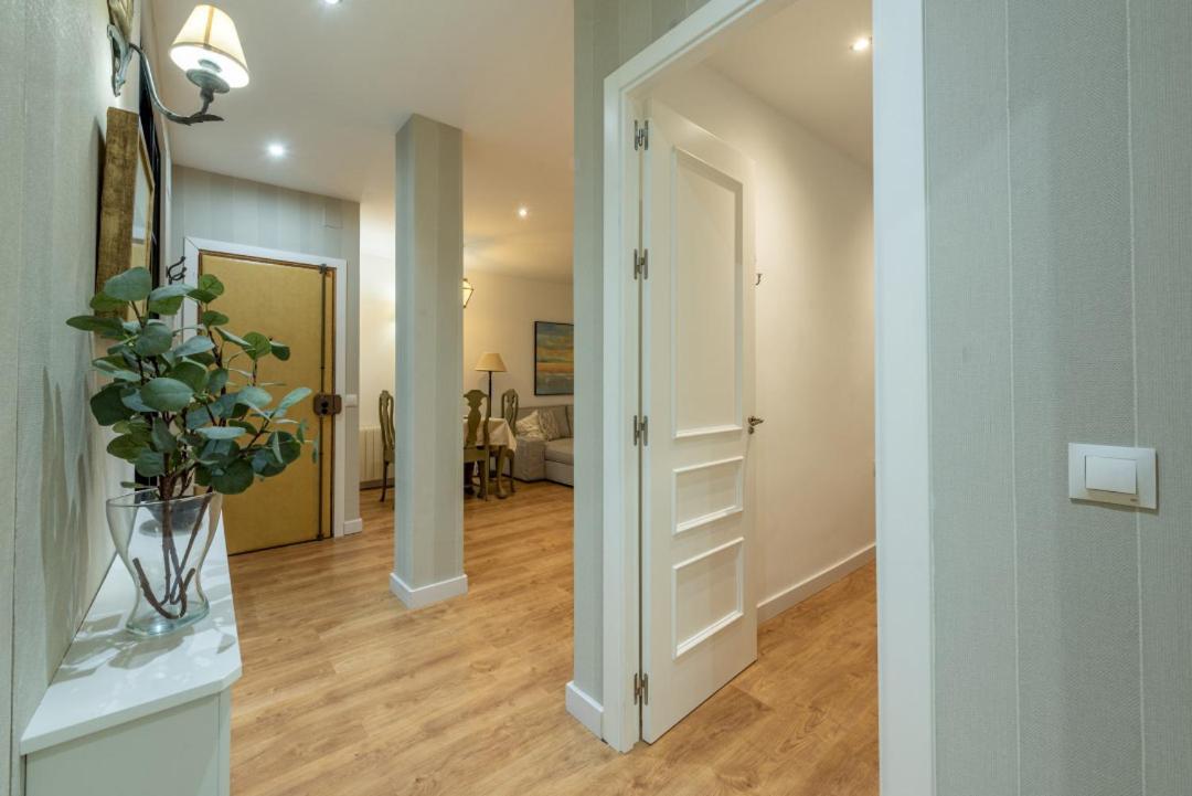 Wide With Beautiful Kitchen 2bd 3bth -arenal Apartment Seville