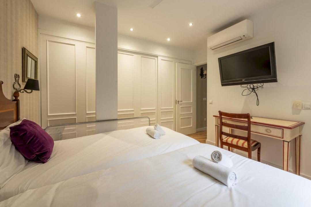 Wide With Beautiful Kitchen 2bd 3bth -arenal * Seville