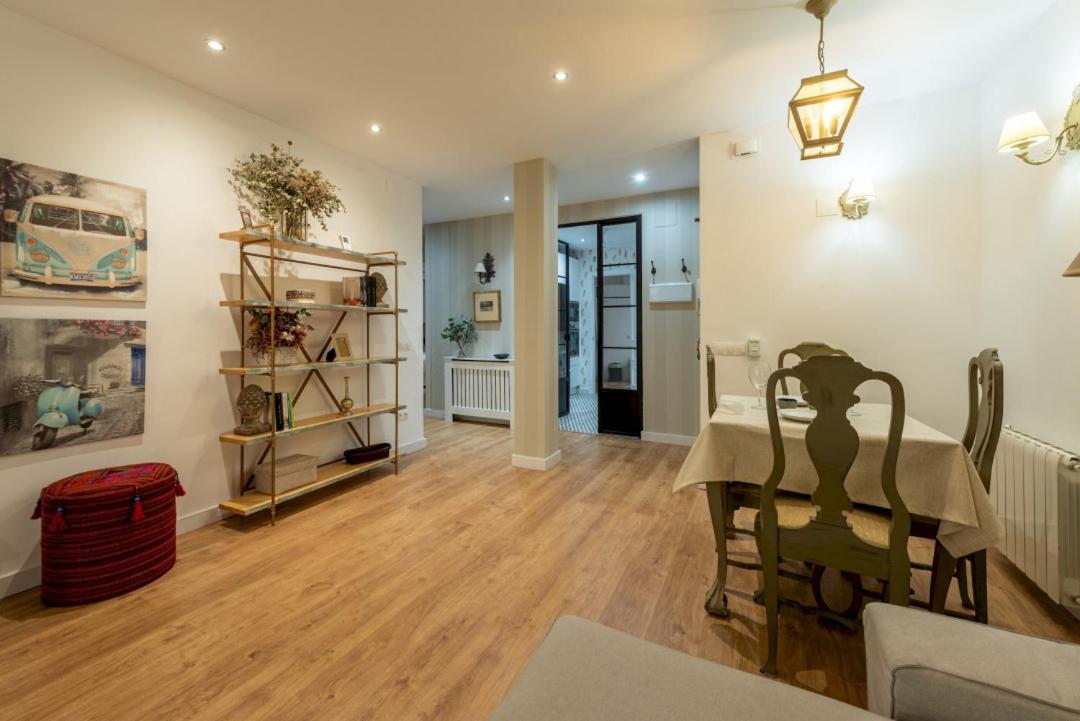 Apartment Wide With Beautiful Kitchen 2bd 3bth -arenal Seville
