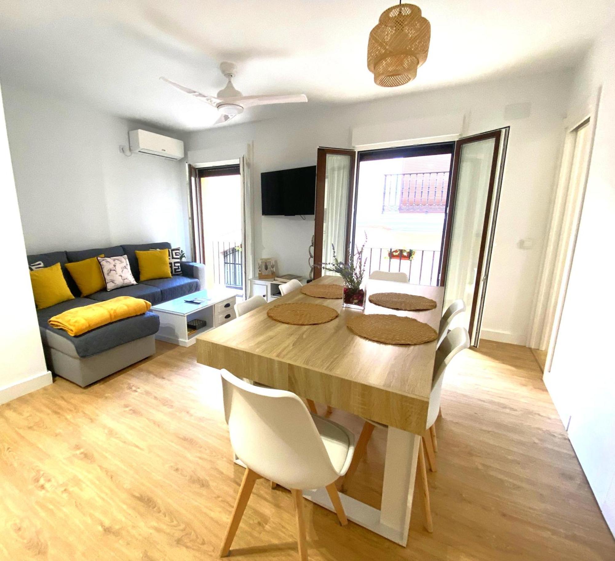 Azahar Museo Apartment *