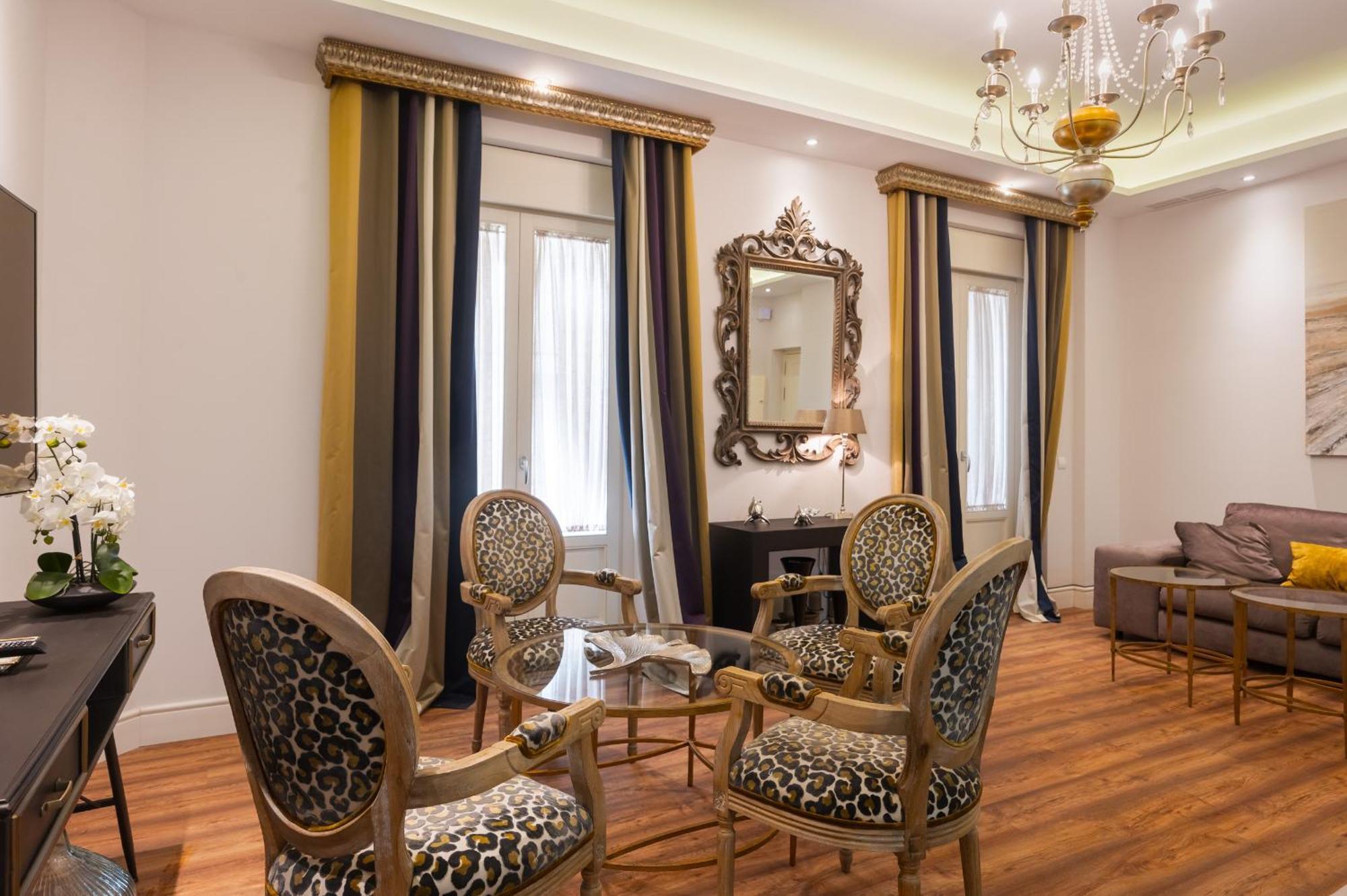 Centro Luxe 3 Apartment