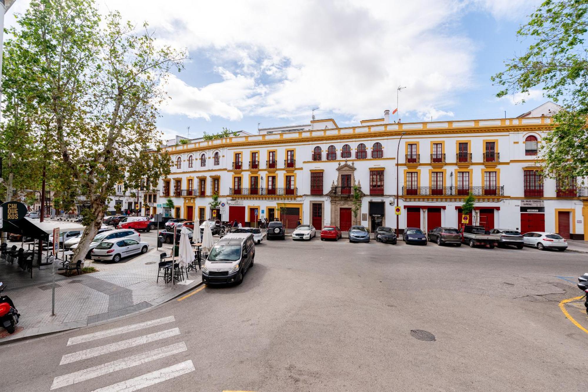 Pyle Centro Junto Catedral * Seville