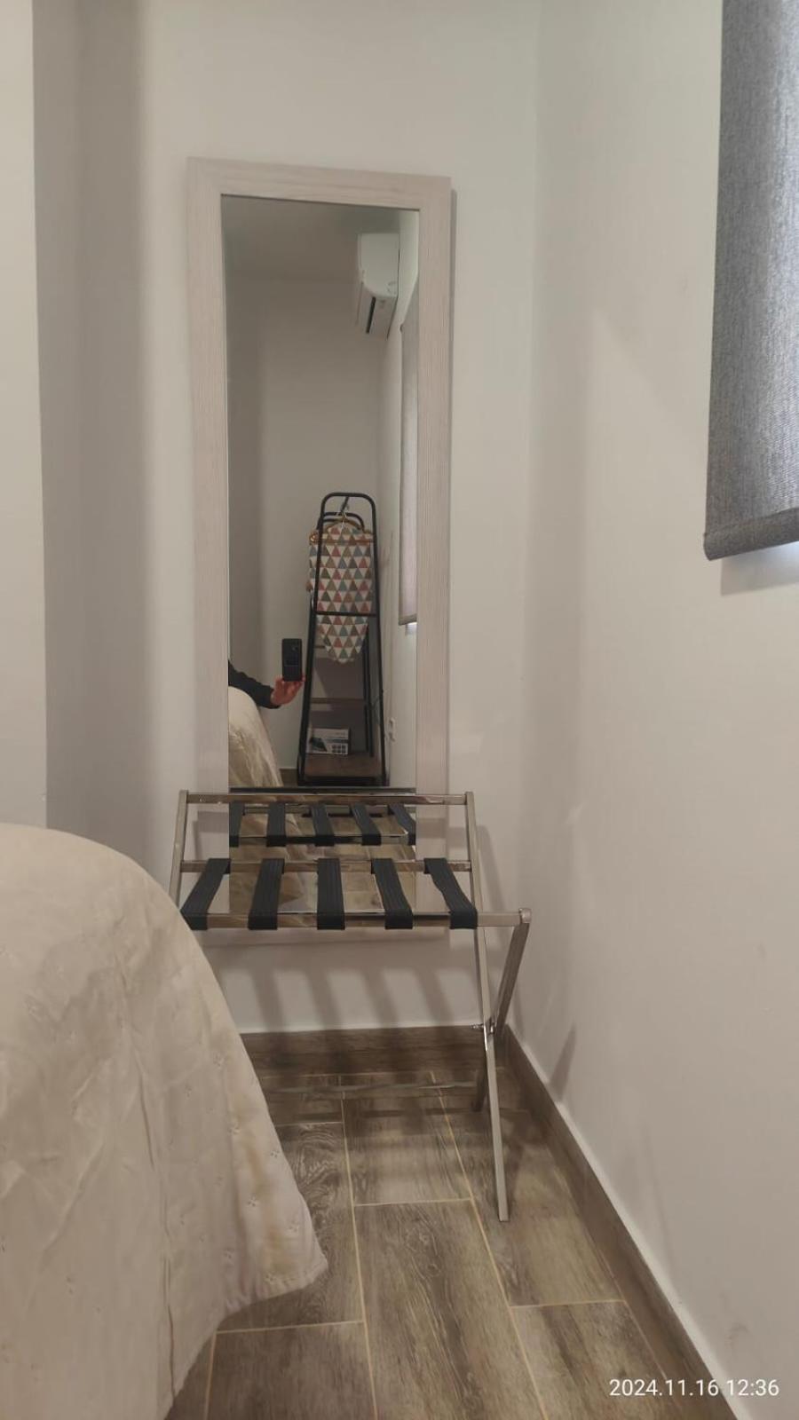 In Alameda De Hercules Apartment *