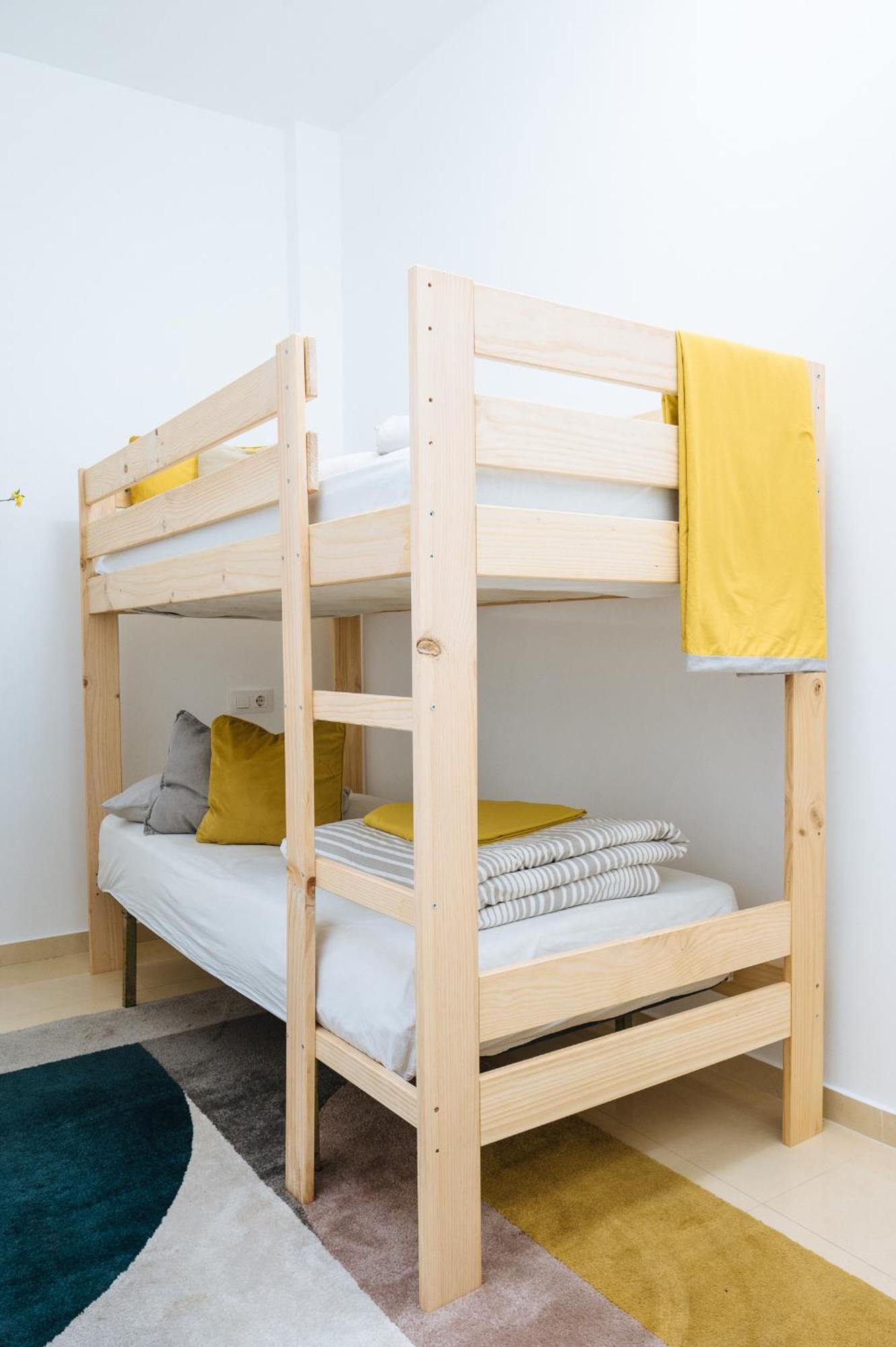 Bright Bunk Bed In Historic Center Homestay *