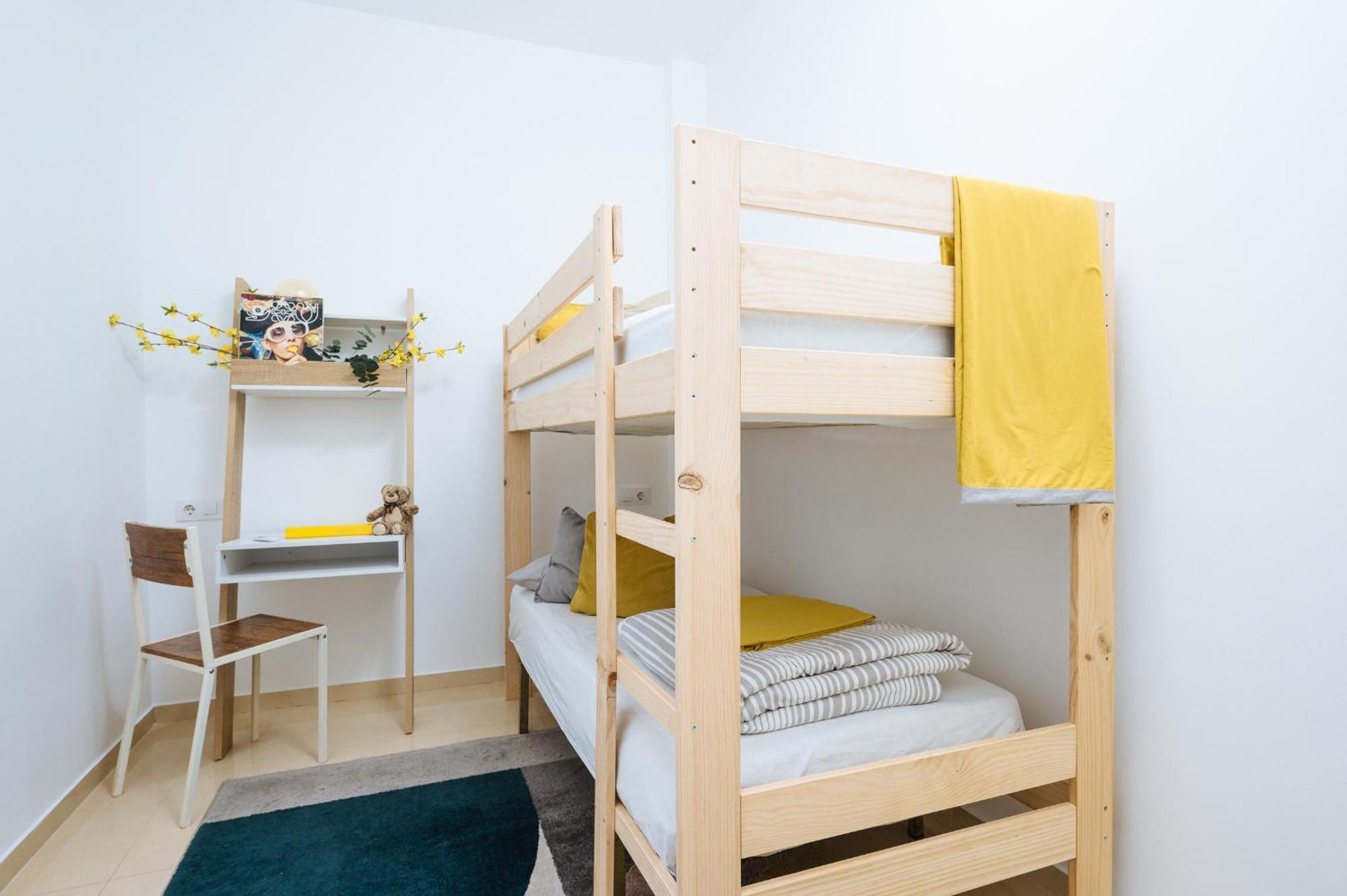 Bright Bunk Bed In Historic Center Homestay *