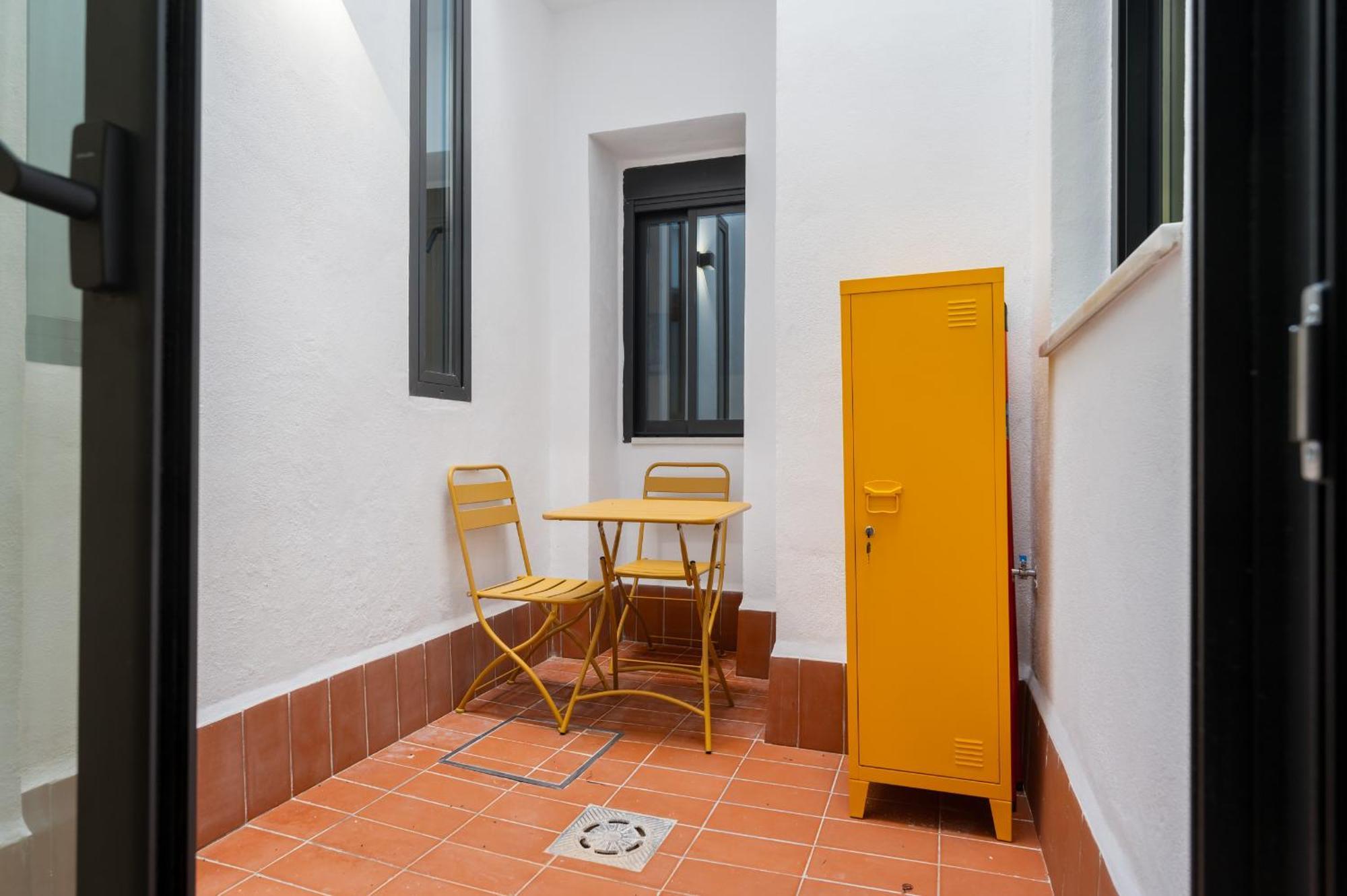 New Modern - Quiet Street - Setas De Seville