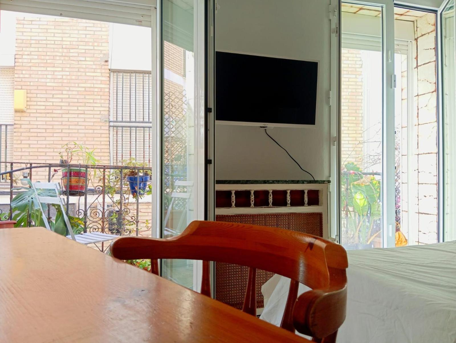 La Casa De Flores Homestay Seville