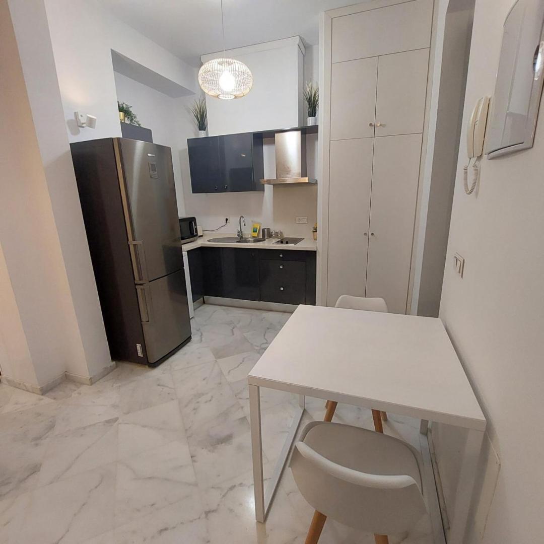 Modern And Wide- 1bd 1bth- Triana Apartment Seville