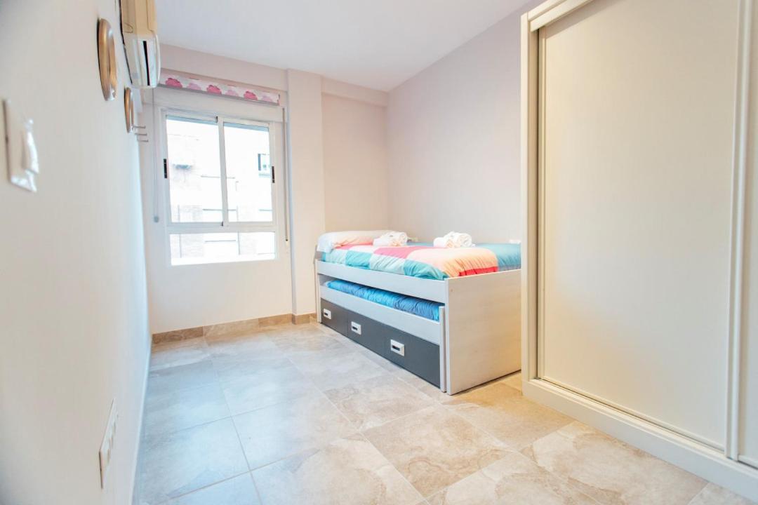 Wide And Diaphanous- 3bd 2bth- Alcazar Apartment Seville