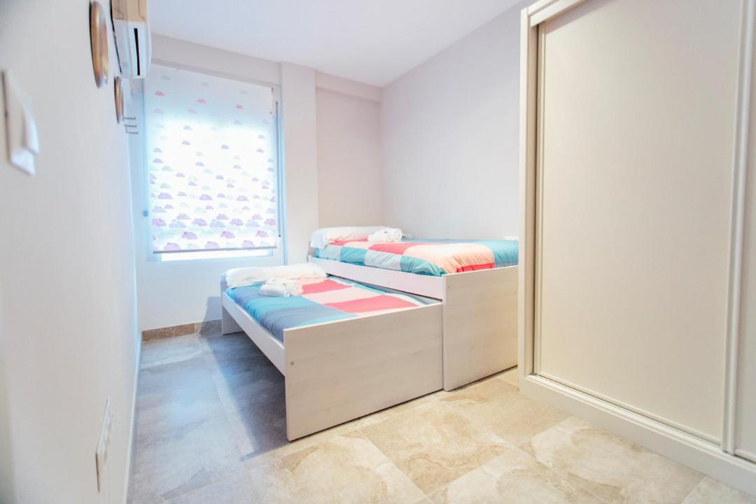 Apartment Wide And Diaphanous- 3bd 2bth- Alcazar Seville