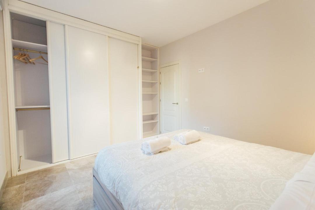 Wide And Diaphanous- 3bd 2bth- Alcazar Seville