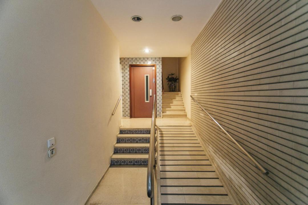 Wide And Diaphanous- 3bd 2bth- Alcazar Apartment