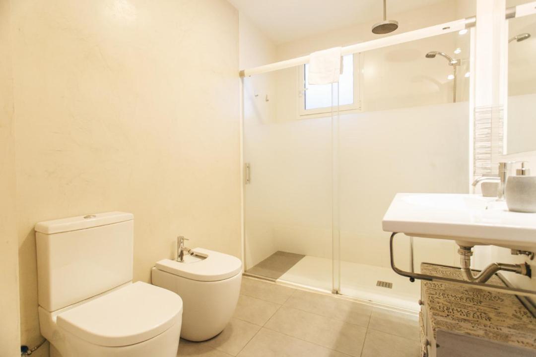 Apartment Wide And Diaphanous- 3bd 2bth- Alcazar *