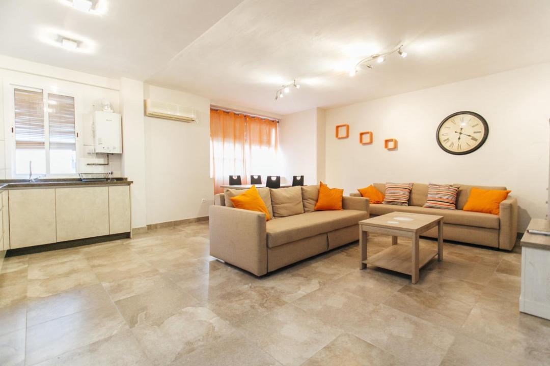 Apartment Wide And Diaphanous- 3bd 2bth- Alcazar
