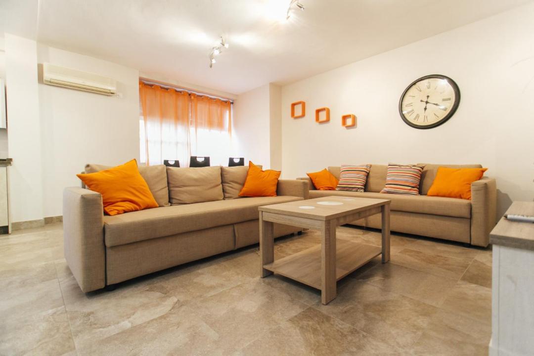 Apartment Wide And Diaphanous- 3bd 2bth- Alcazar *