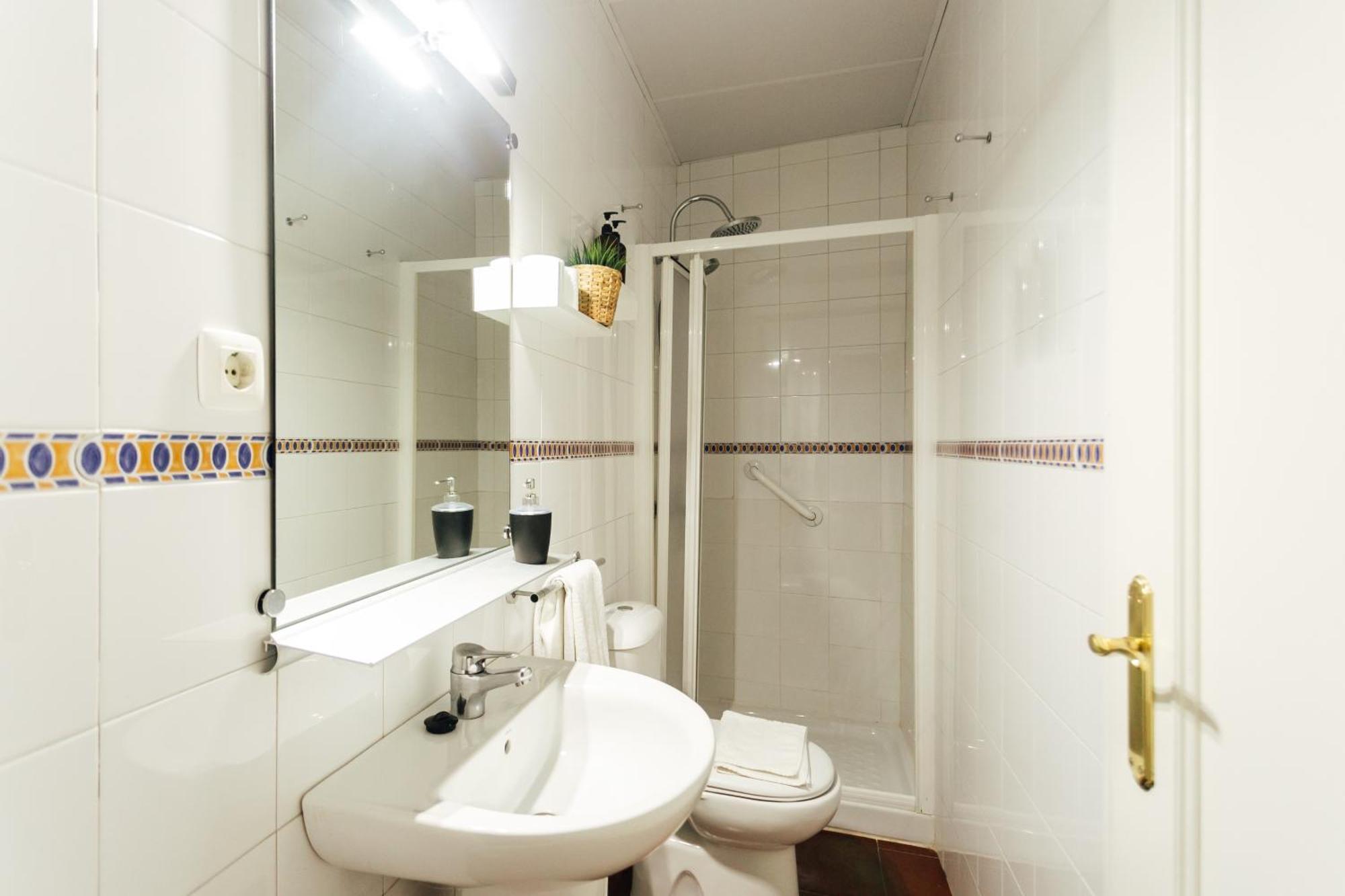 Alohamundi Joaquin Costa Apartment Seville
