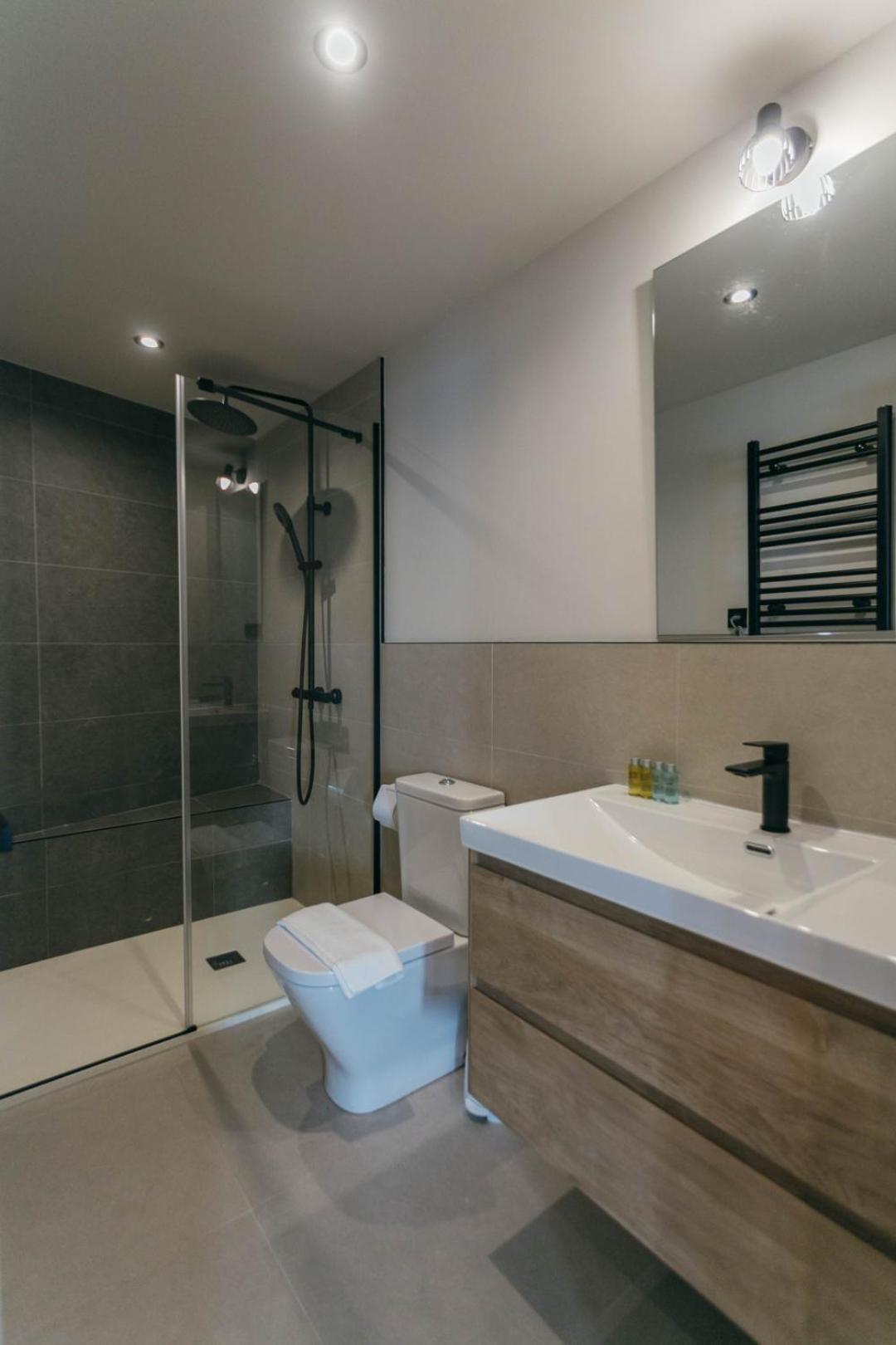 Elegant And Luxury 2bd 2bth- Alfalfa Seville