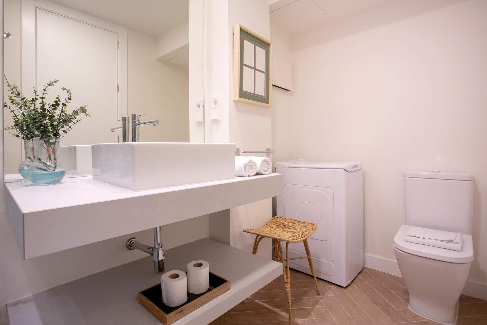 Apartment Genteel Plaza De Santa Cruz