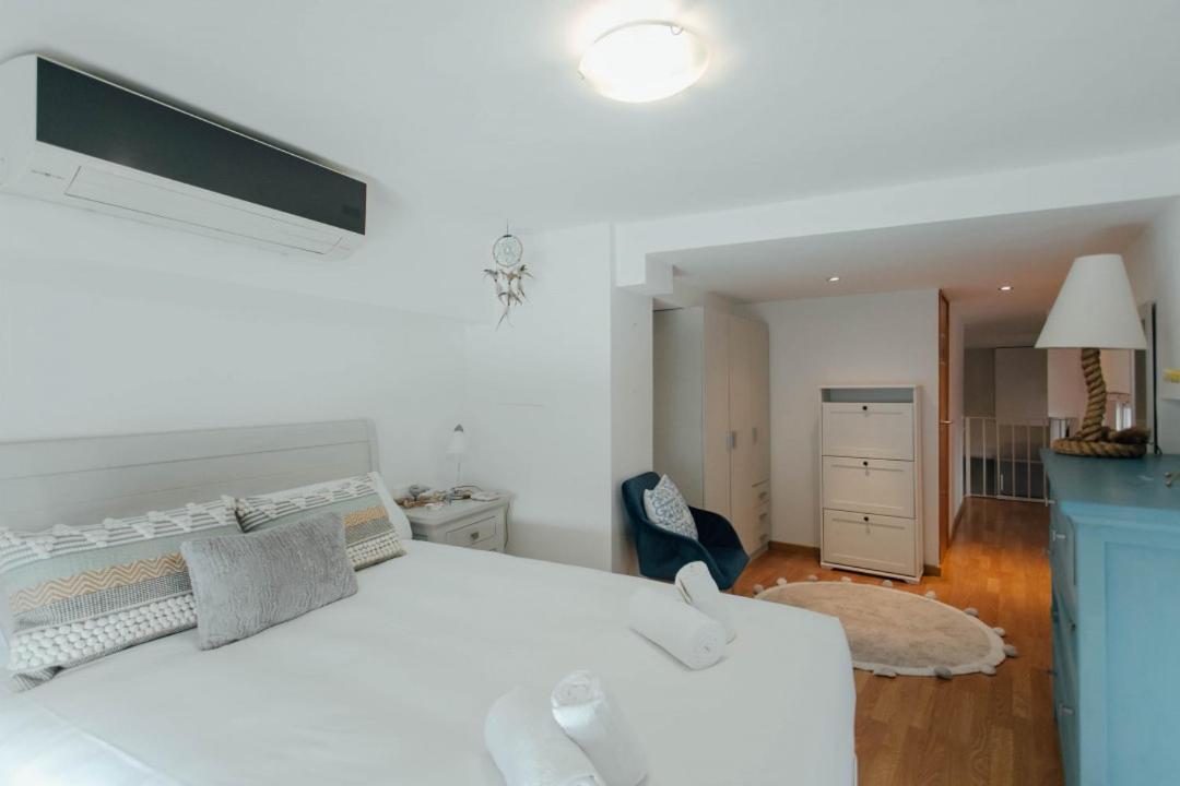 Apartment Cozy Next To The Alameda -2bdrm 1,5 Bath Seville