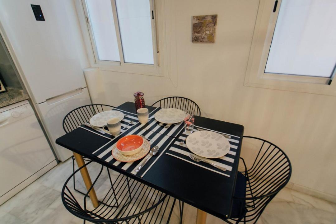 Cozy Next To The Alameda -2bdrm 1,5 Bath Apartment Seville