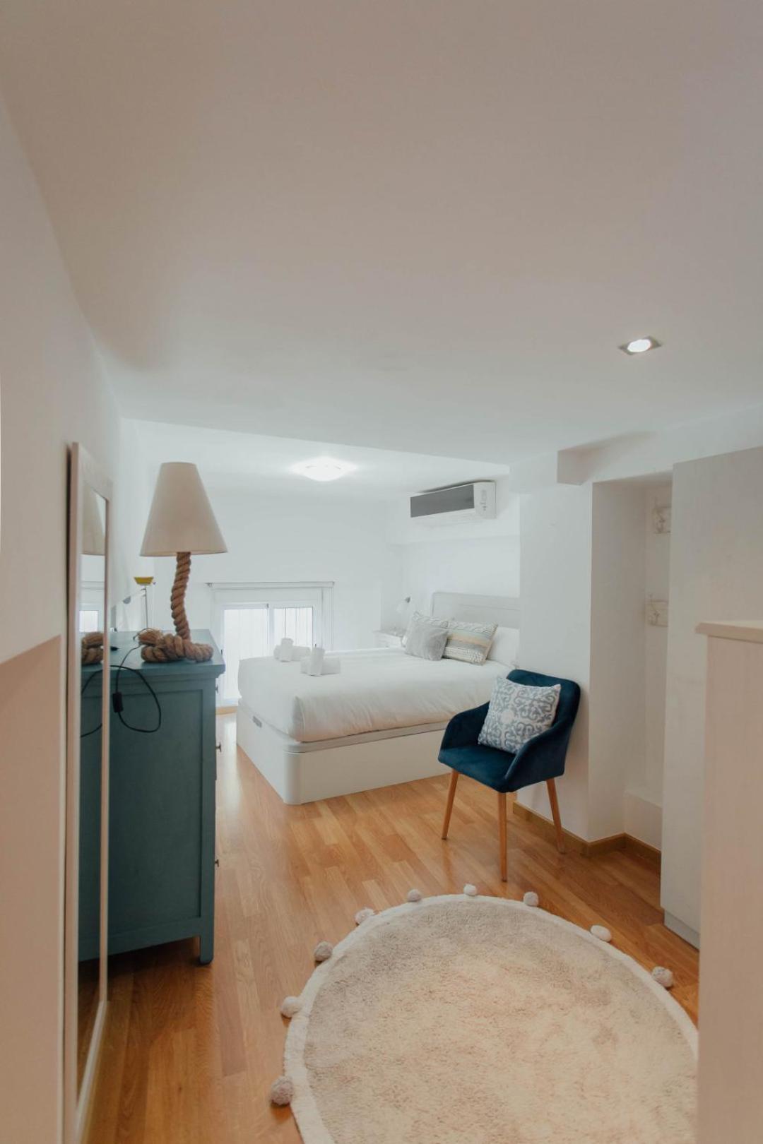 Cozy Next To The Alameda -2bdrm 1,5 Bath Seville