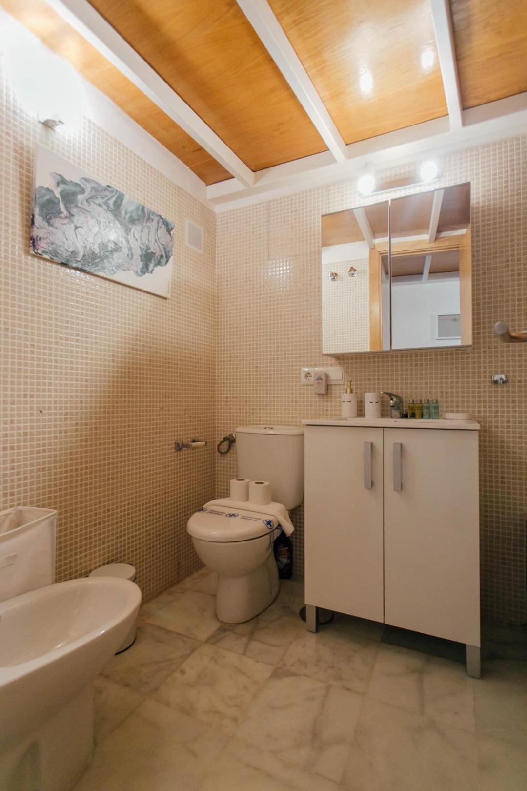 Cozy Next To The Alameda -2bdrm 1,5 Bath Apartment Seville