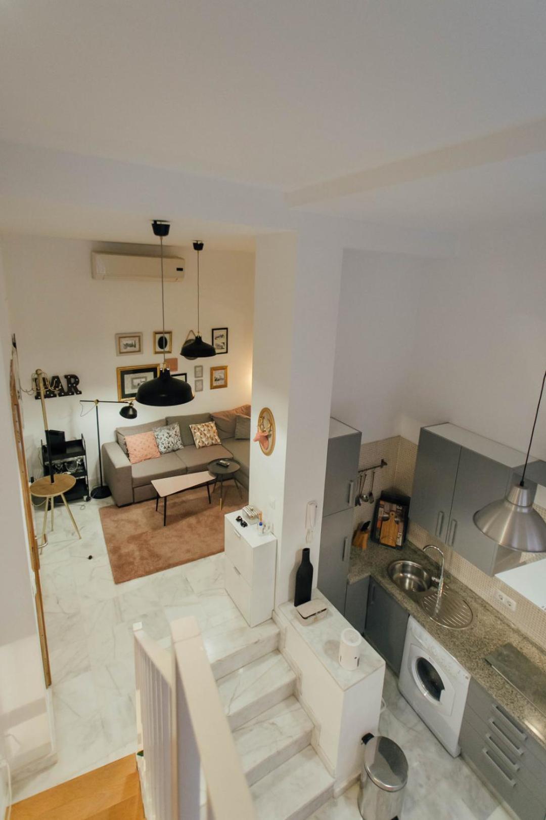 Cozy Next To The Alameda -2bdrm 1,5 Bath * Seville
