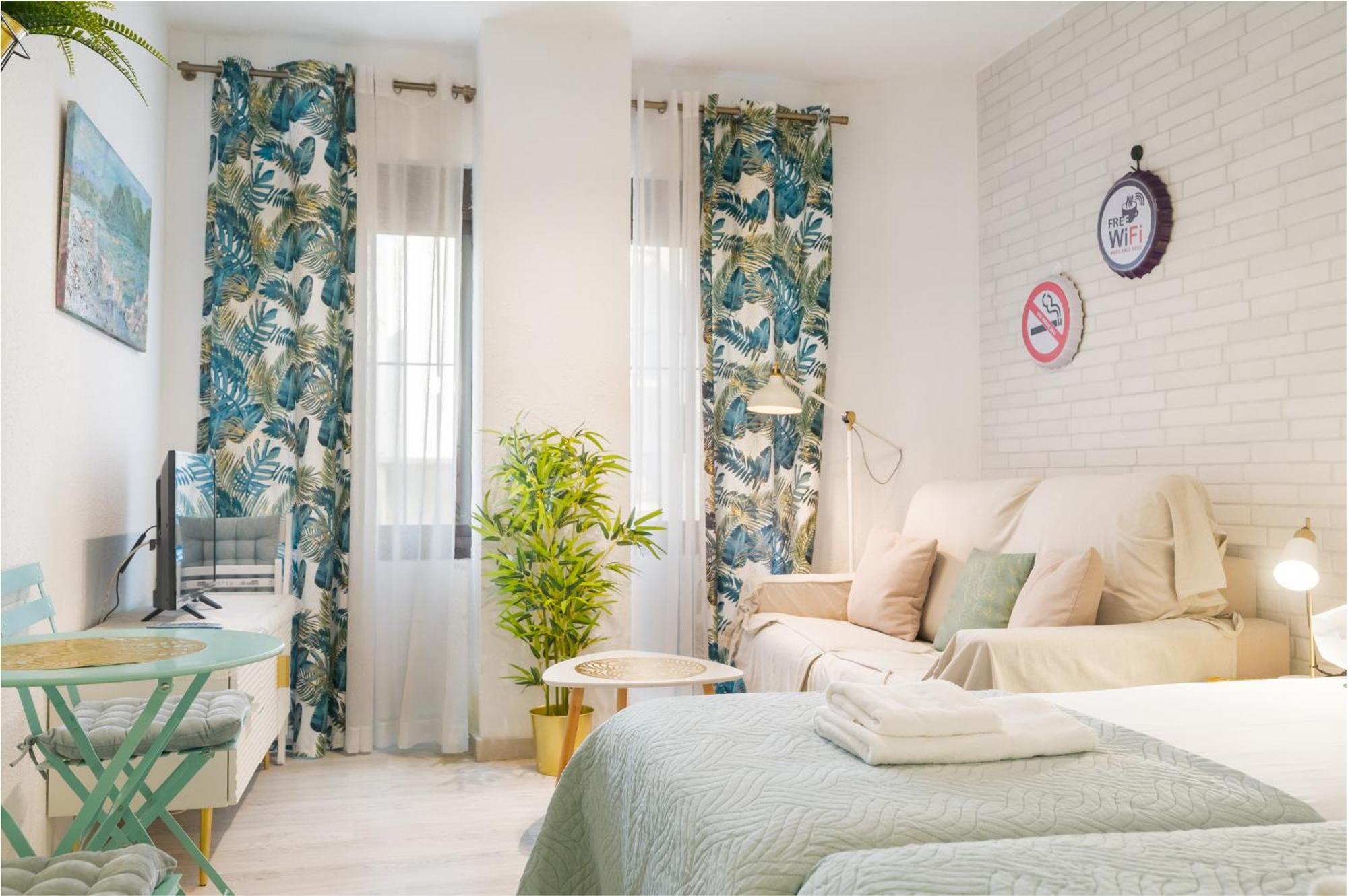 Apartment Comfortable And Functional In Triana Seville