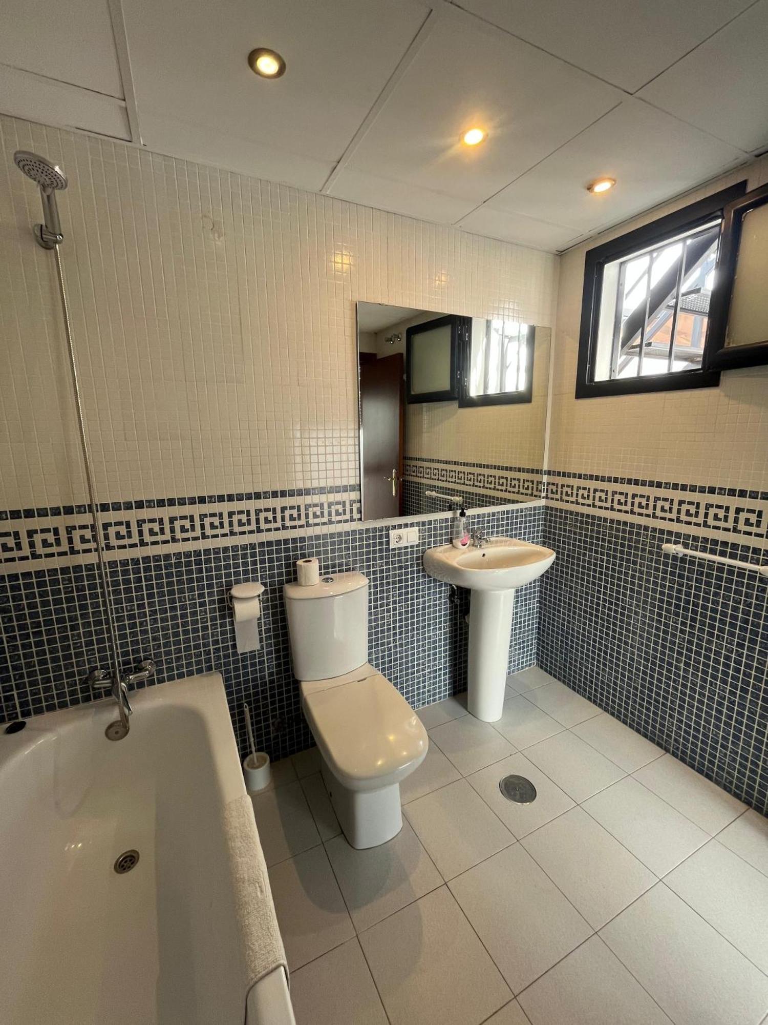 Apartamento Atico Con Terraza Privada *