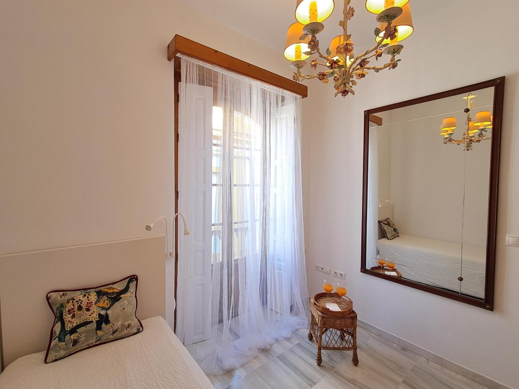 Almirante Hoyos Apartment Seville
