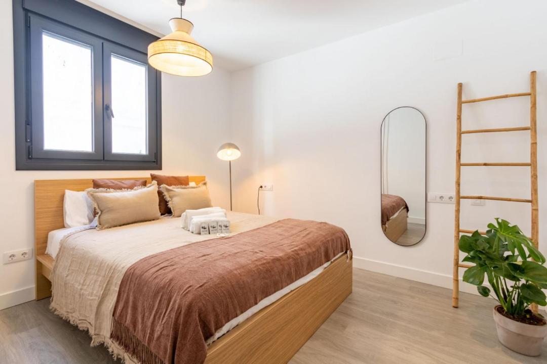 Minty - San Julian Terrace Apartment Seville
