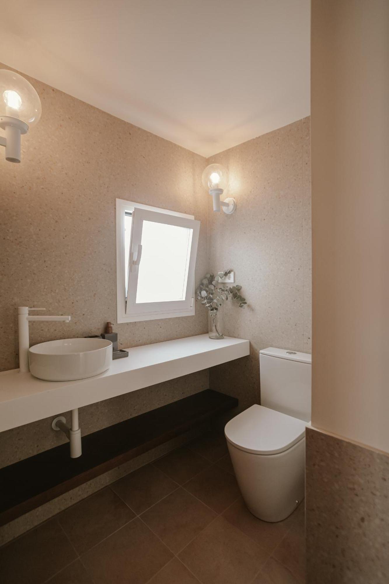 Brand New Penthouse -private Roof Terrace- Alameda Apartment
