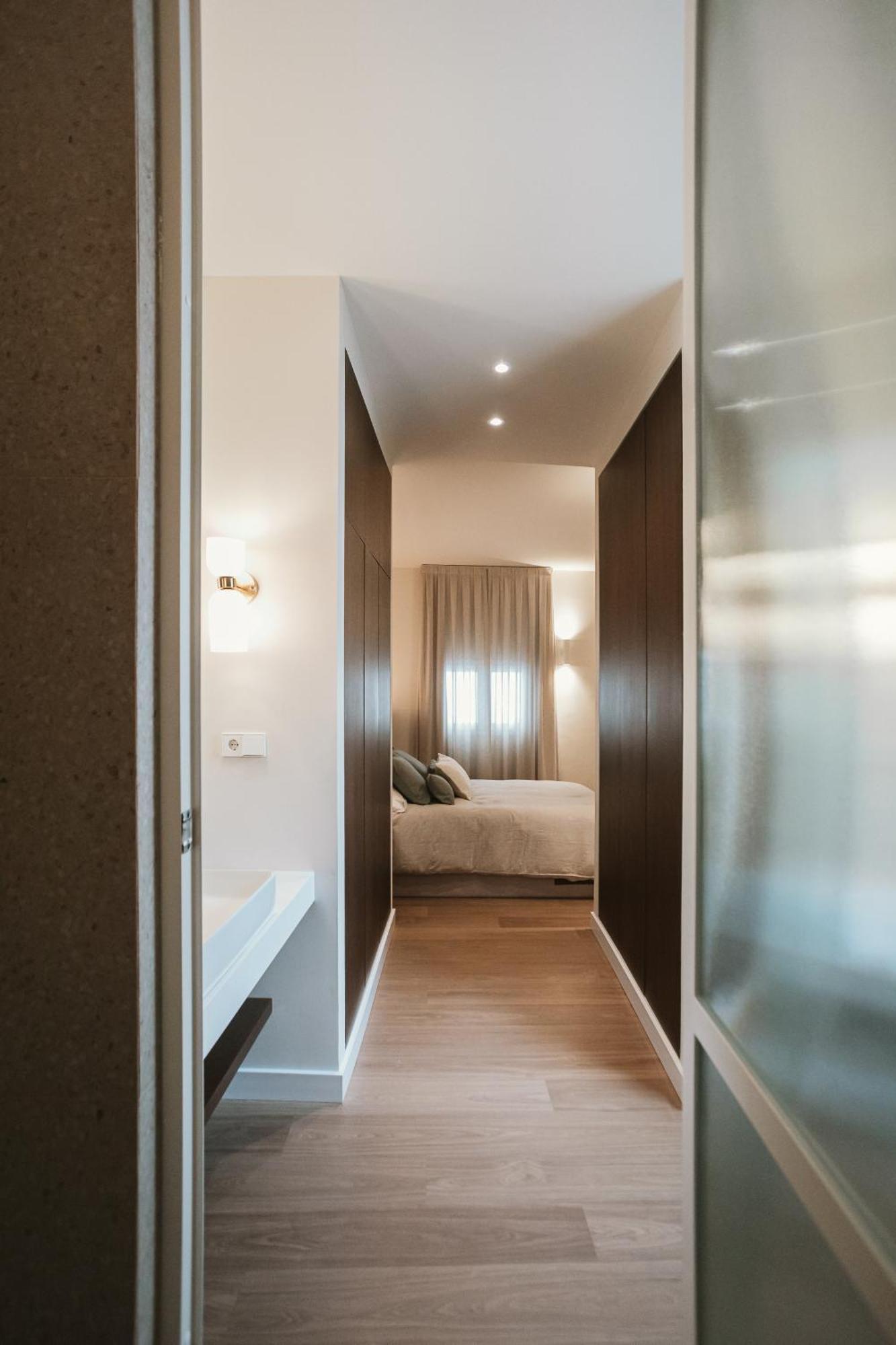Brand New Penthouse -private Roof Terrace- Alameda Apartment *