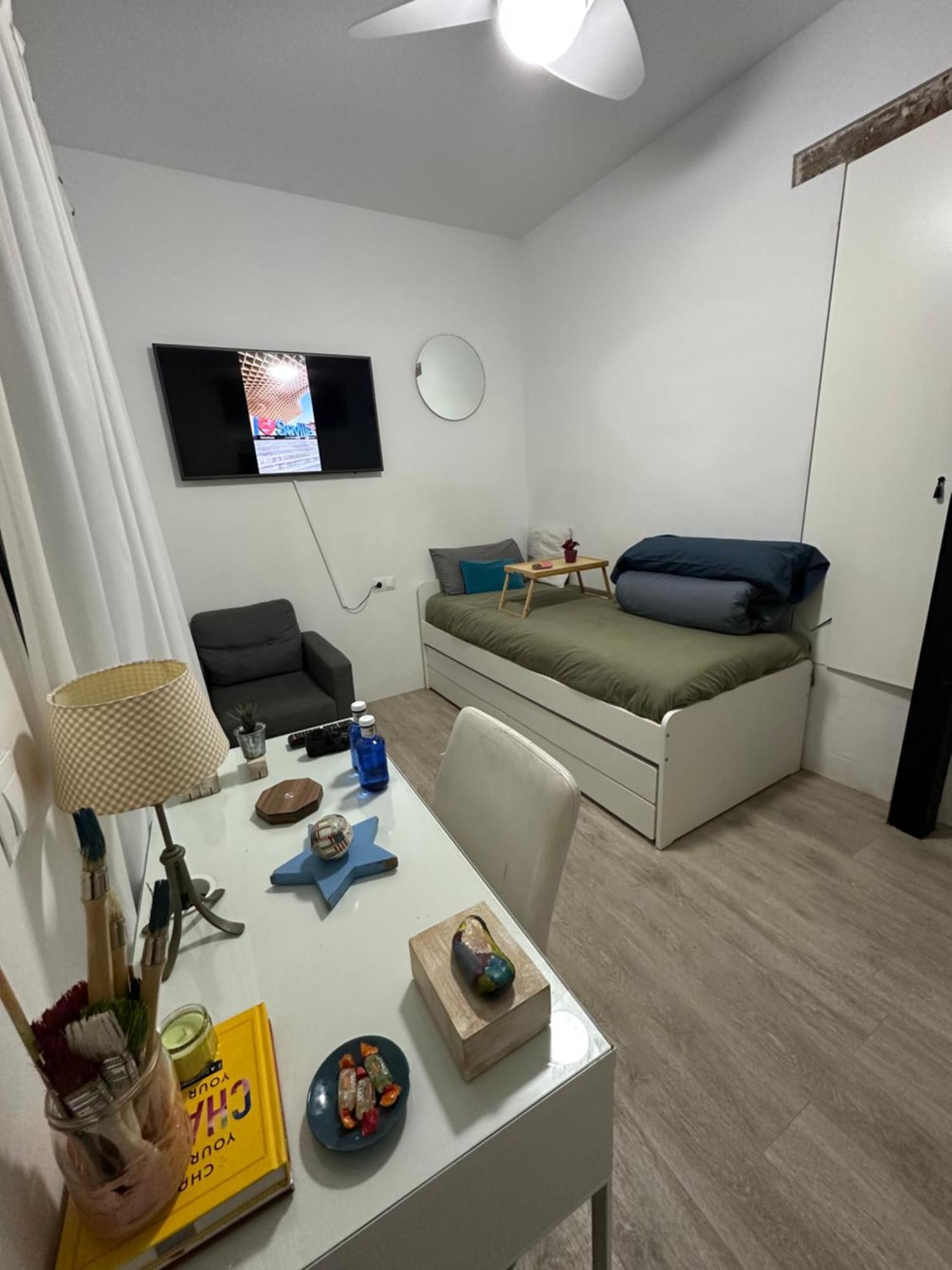 Casa Duque Compartida Familiar 2- Bano Propio Homestay Seville