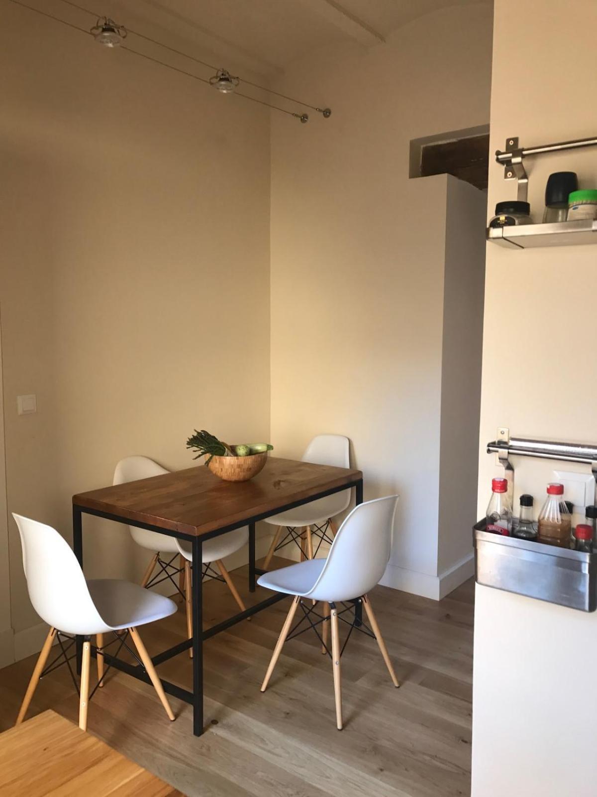 Beautiful Studio-appartment In Triana Apartment *
