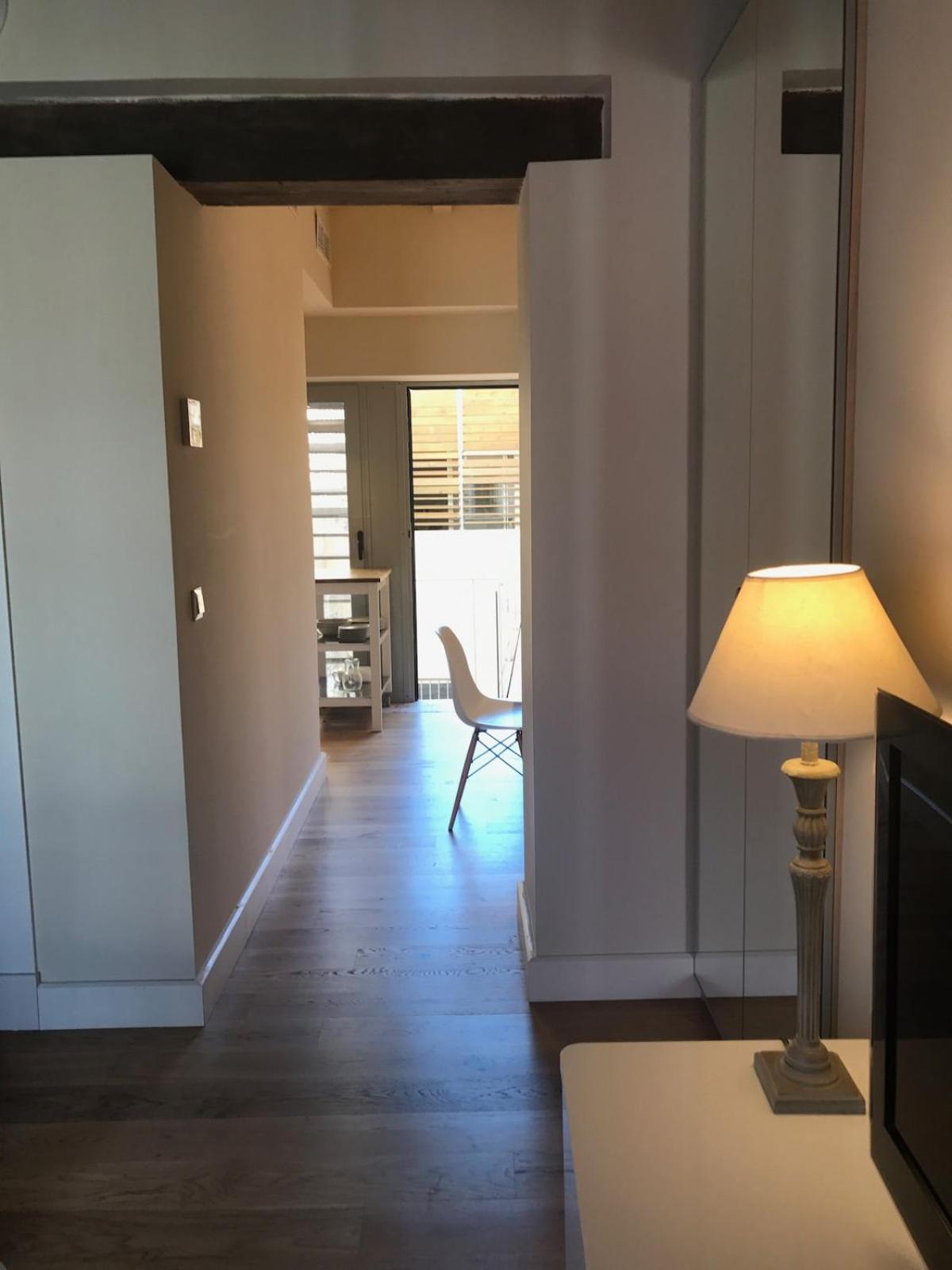 Beautiful Studio-appartment In Triana Apartment